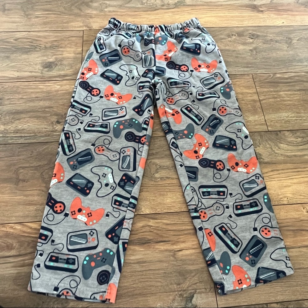 {preloved} Carters Boy’s Gamer Pajamas - Picture 3 of 7